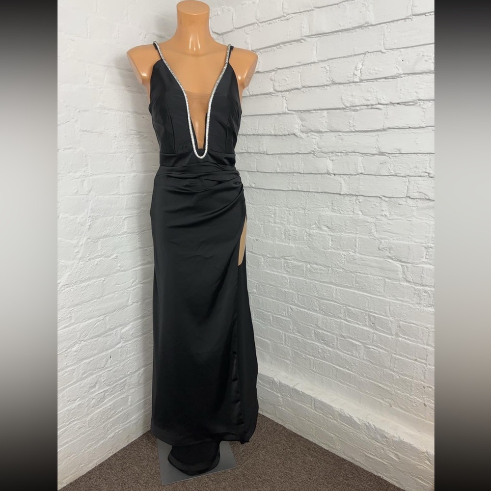 Never worn custom Renata Massaccesi gown! Size small. Elegant, sexy…